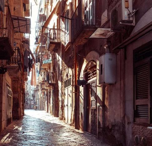 Samantha House * Naples